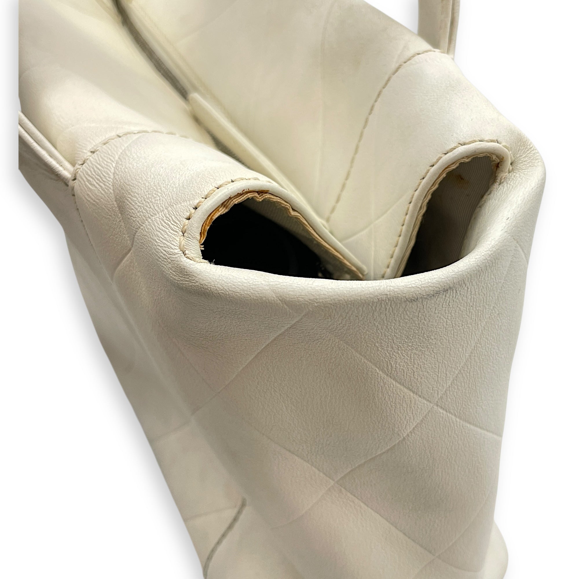 CC Chevron All Day Long White Tote Bag in Calfskin, Brushed Palladium hardware - Image 13