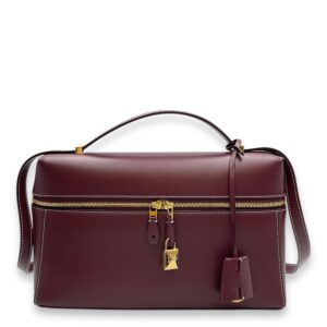 Extra Pocket 27 Saddle Leat Shoulder Bag in Calfskin, Gold hardware