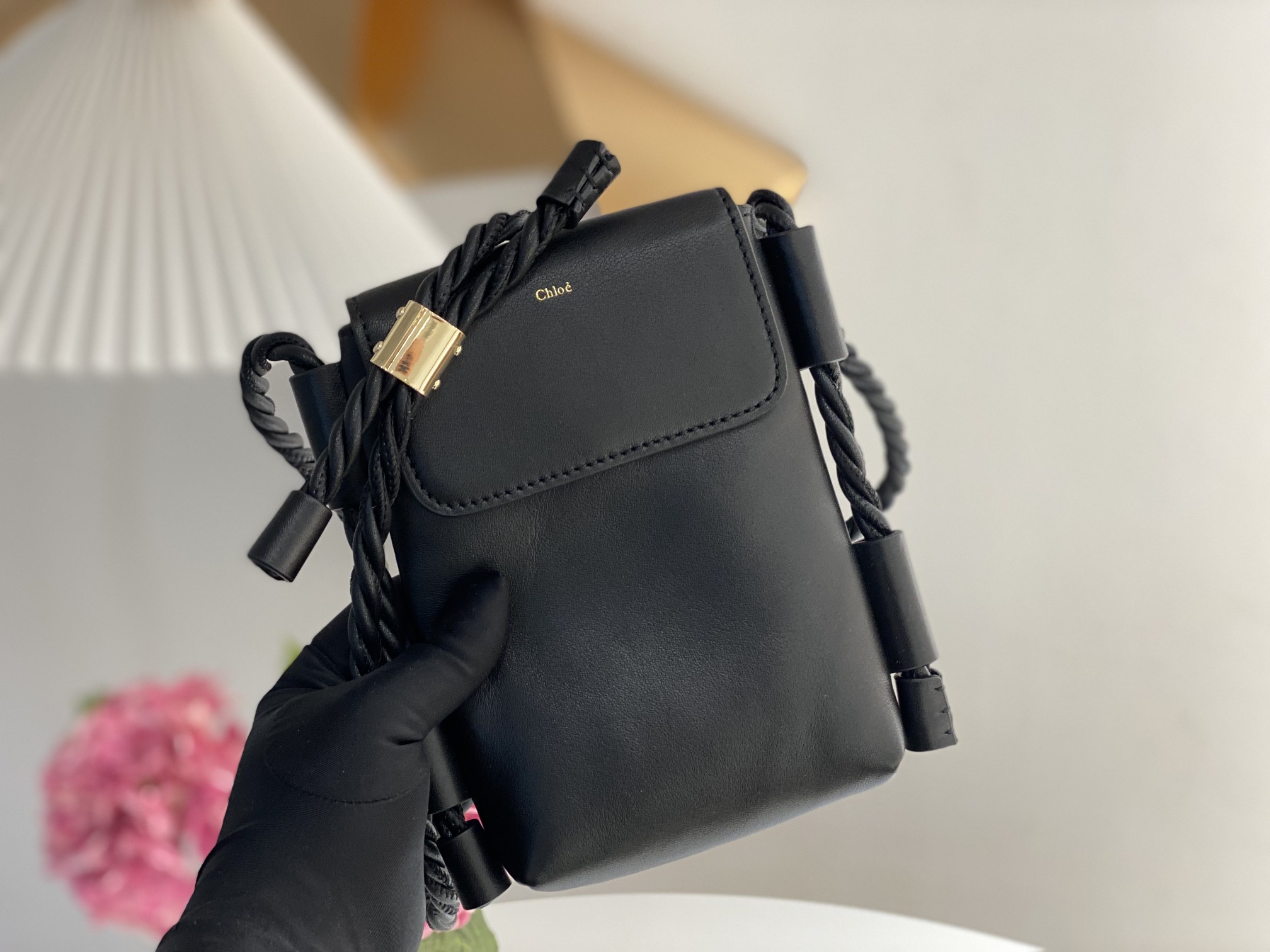 Chloé Key Phone Pouch in Black - Replicabags.is - Image 4