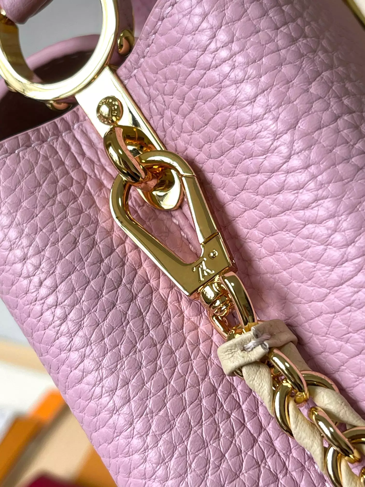 LV Capucines Mini Capushell in Light Pink - Repbags.is - Image 9