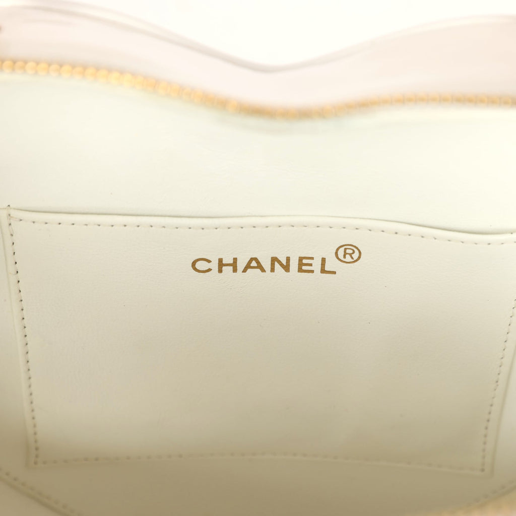 Vintage Chanel Heart Vanity Bag White and Black Patent Antique Gold Hardware - Image 9