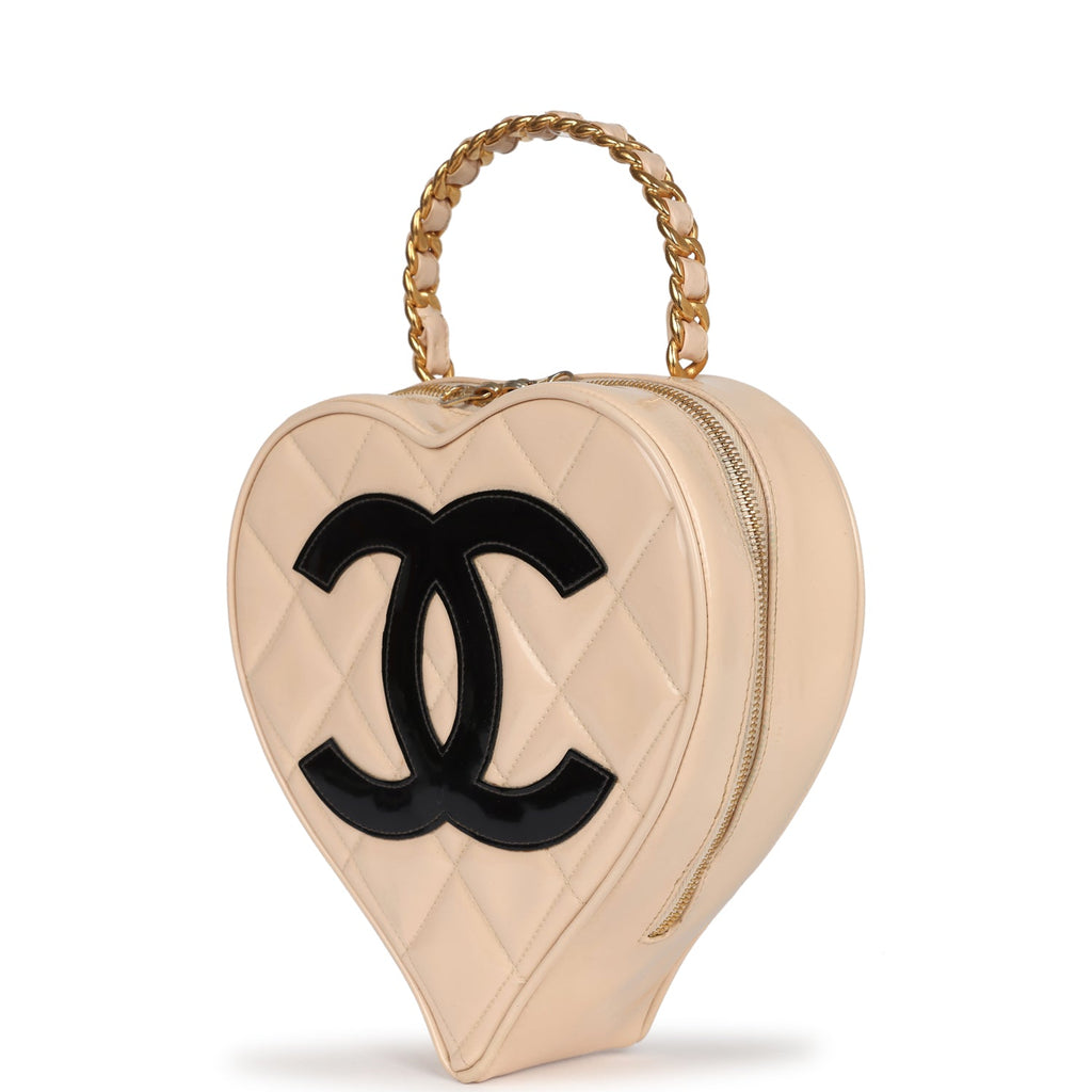 Vintage Chanel Heart Vanity Bag Beige and Black Patent Antique Gold Hardware - Image 6