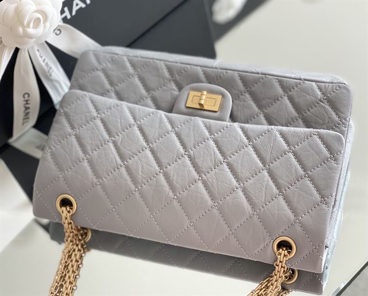 Chanel Grey Quilted Aged Leather Reissue - Image 4