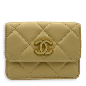 Classic Belt Bag Yellow in Lambskin, Gold hardware