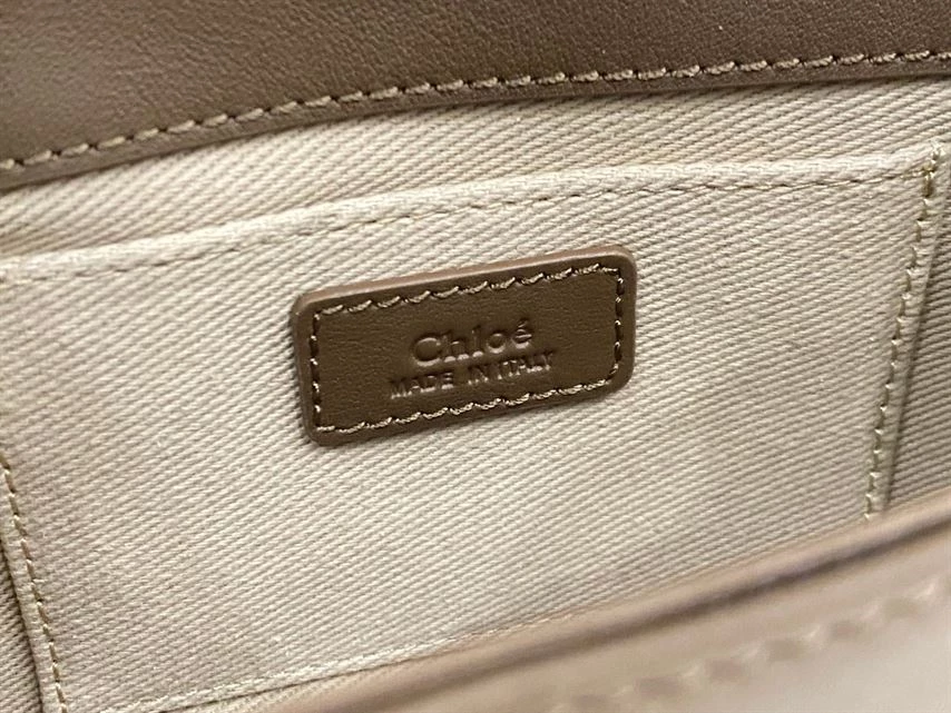 Chloé Mini Woody Tote Bag Smooth Calfskin With Chloé Logo - MB029 - Image 5