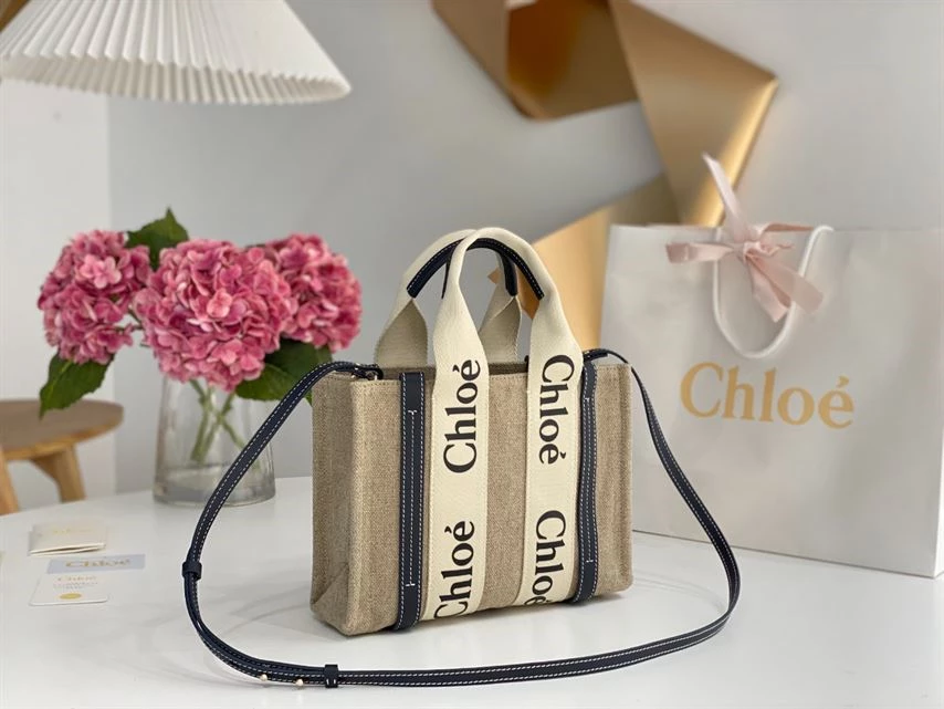 Chloé Small Woody Tote Bag Linen canvas Calfskin With Chloé Logo - MB019 - Image 4