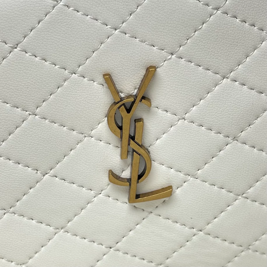 Gaby Zipped Pouch in Quilted Lambskin - Image 9