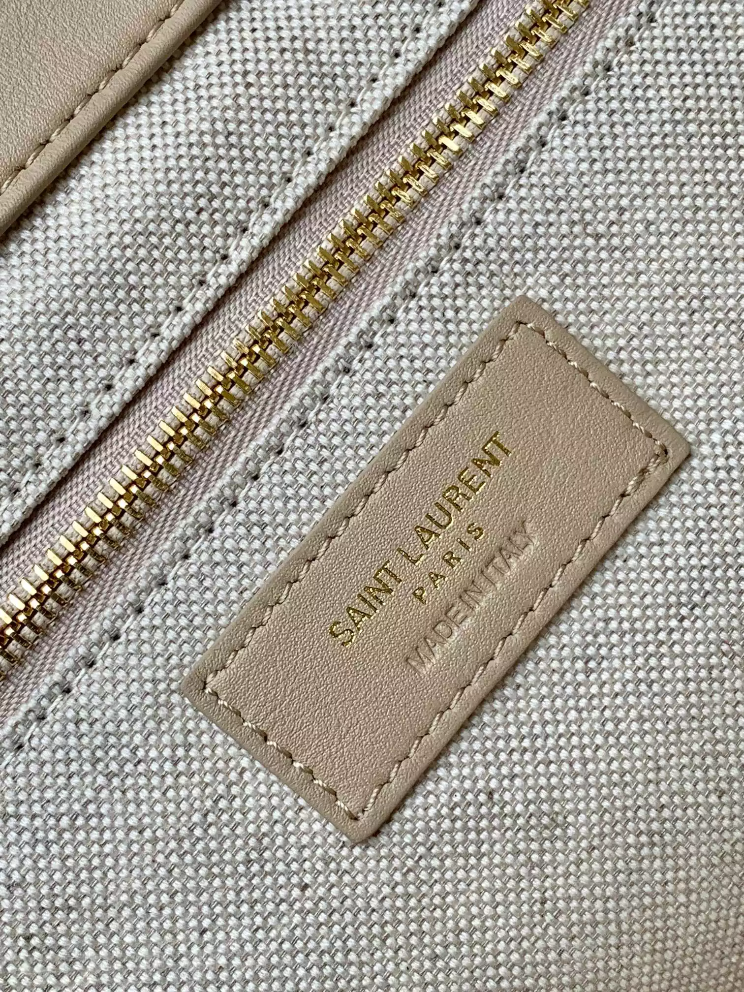 Icare Maxi Shopping Bag in Quilted Nubuck Suede - Image 7