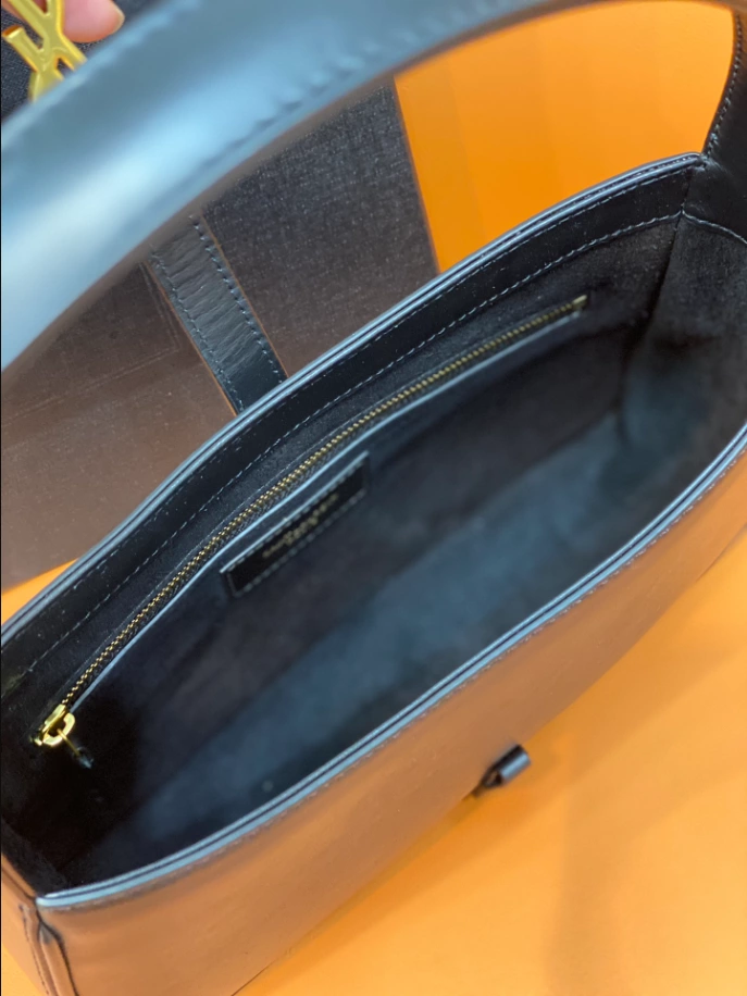 LE 5 à 7 in smooth leather bag - Image 10