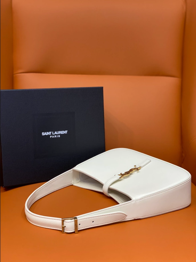 LE 5 à 7 in smooth leather bag - Image 8