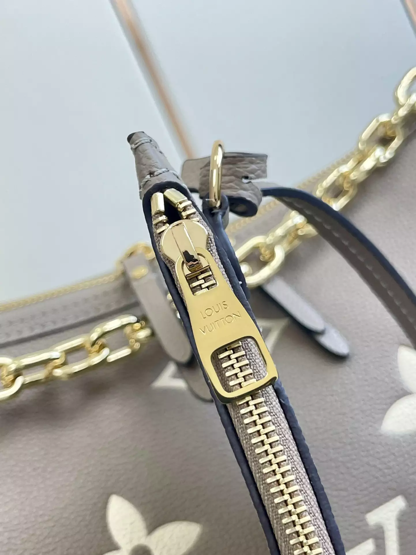 Loop Hobo Bicolor Monogram Empreinte Leather - Repbags.ru - Image 7