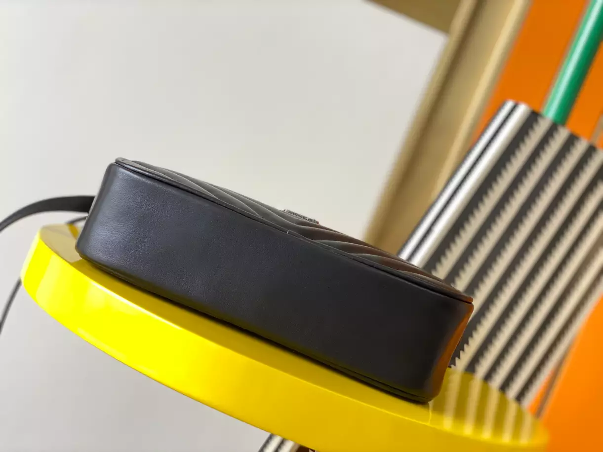 Lou in Quilted Leather camera bag - Image 9