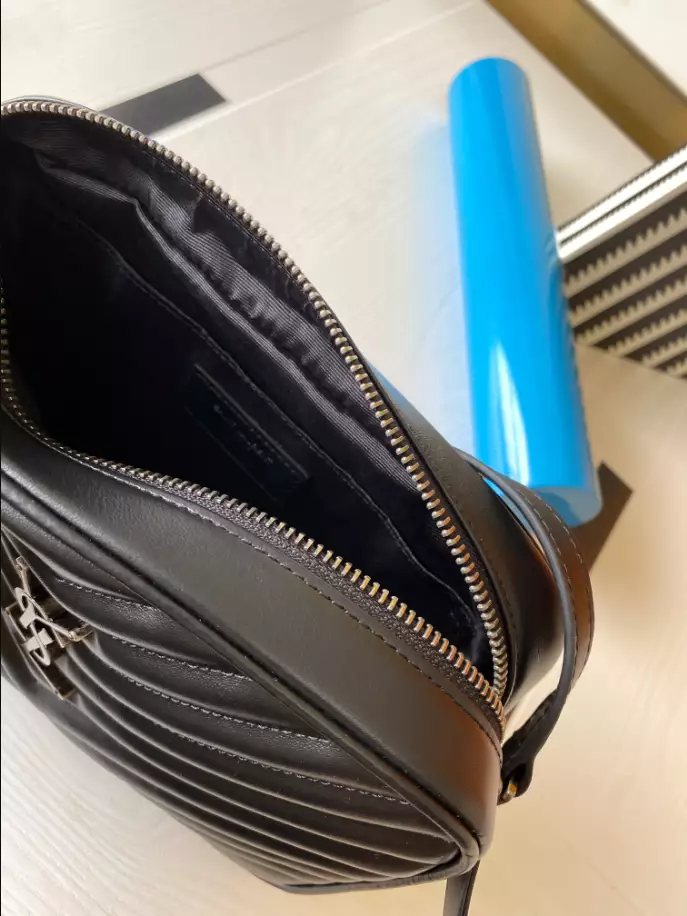 Lou in Quilted Leather camera bag - Image 10