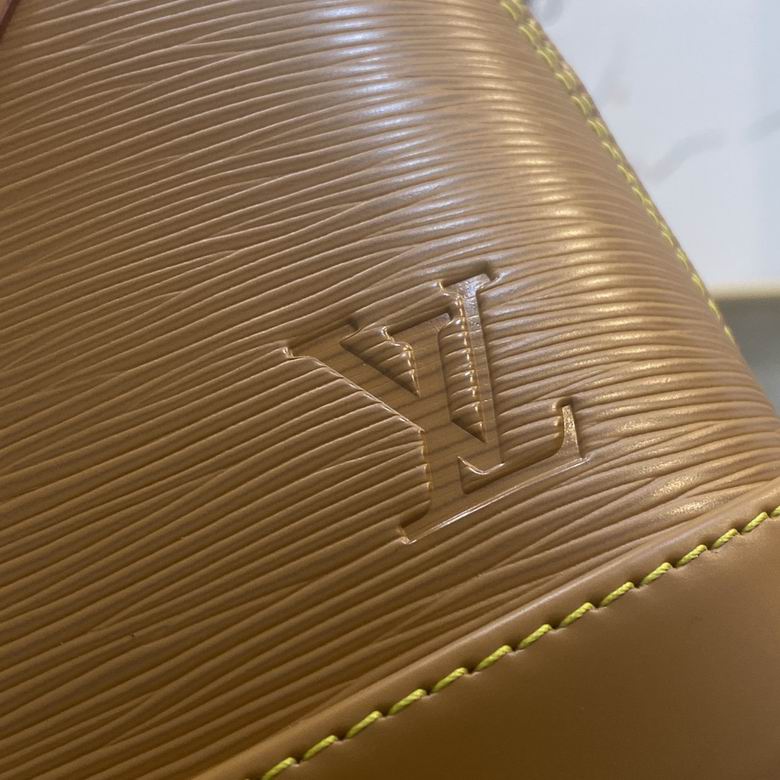 Louis Vuitton Alma BB Honey Gold Epi grained - Image 8