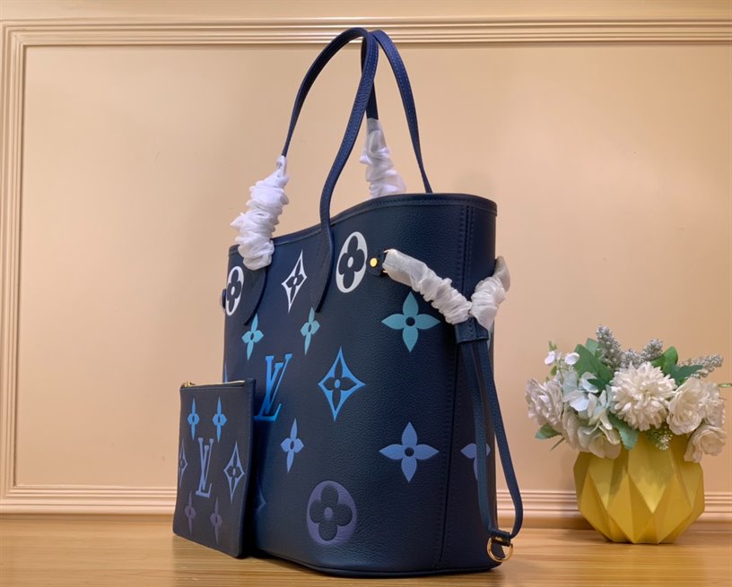 Louis Vuitton Neverfull MM Tote Bag - Image 6