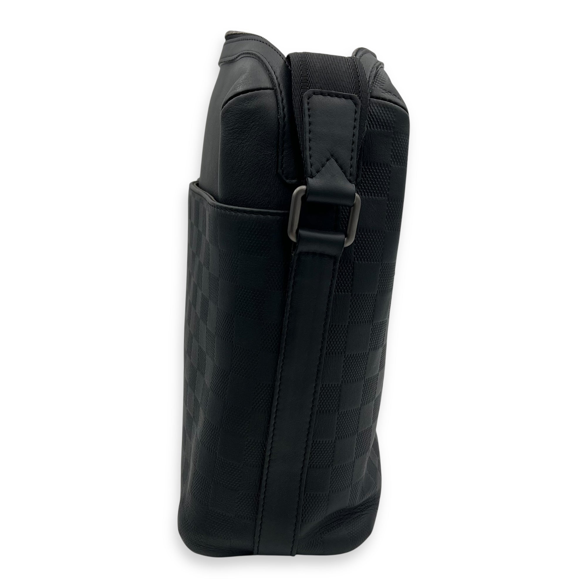 Calypso Messenger Black in Damier Infini, Gunmetal hardware - Image 4