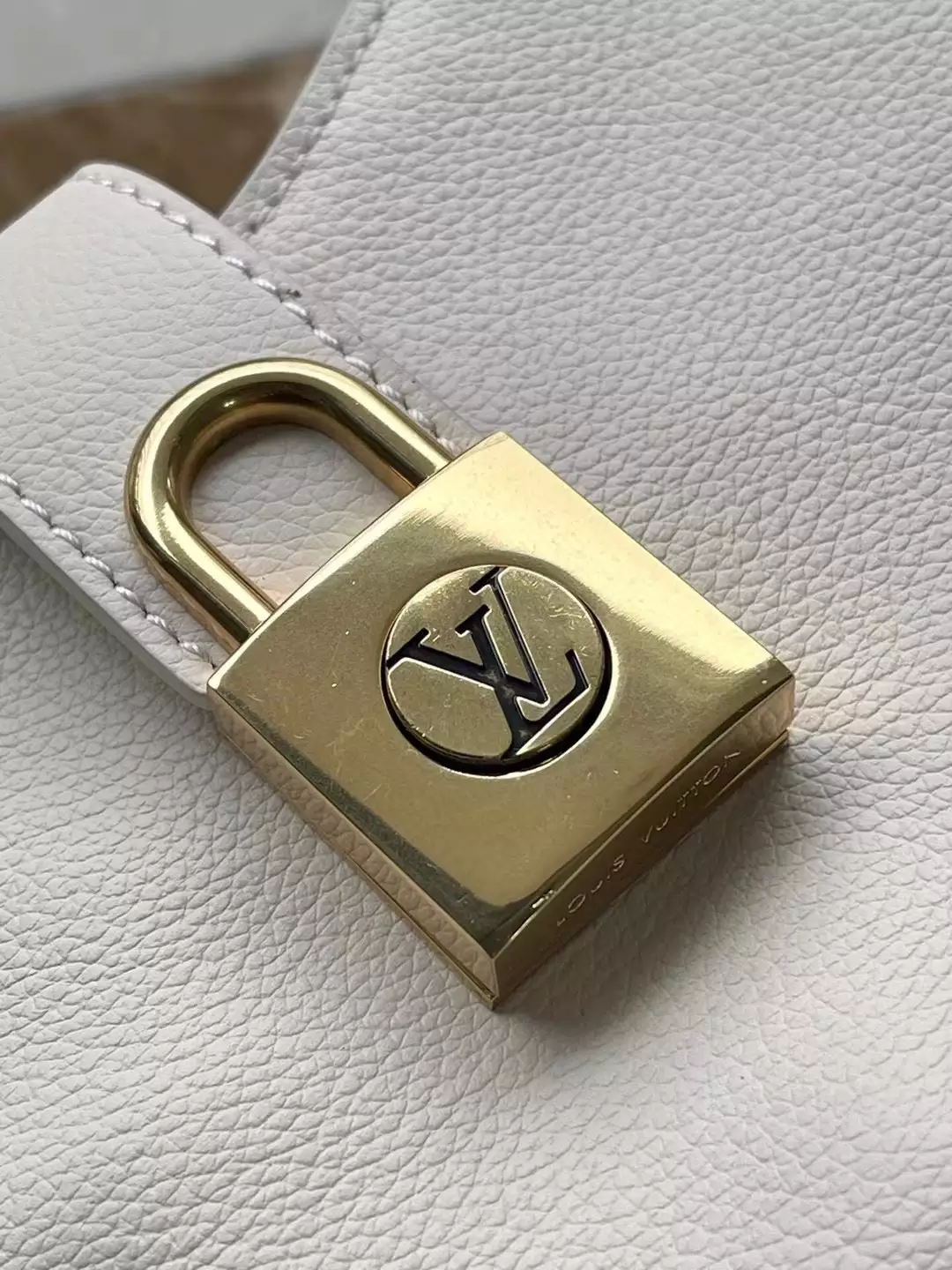 Low Key Shoulder Bag Grained Calfskin - Repbags.ru - Image 7