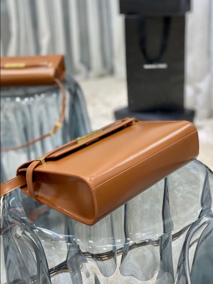 Manhattan Small Shoulder Bag in Box Saint Laurent - Image 10