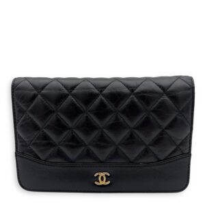 Gabrielle Wallet On Chain Black in Calfskin, Gold hardware