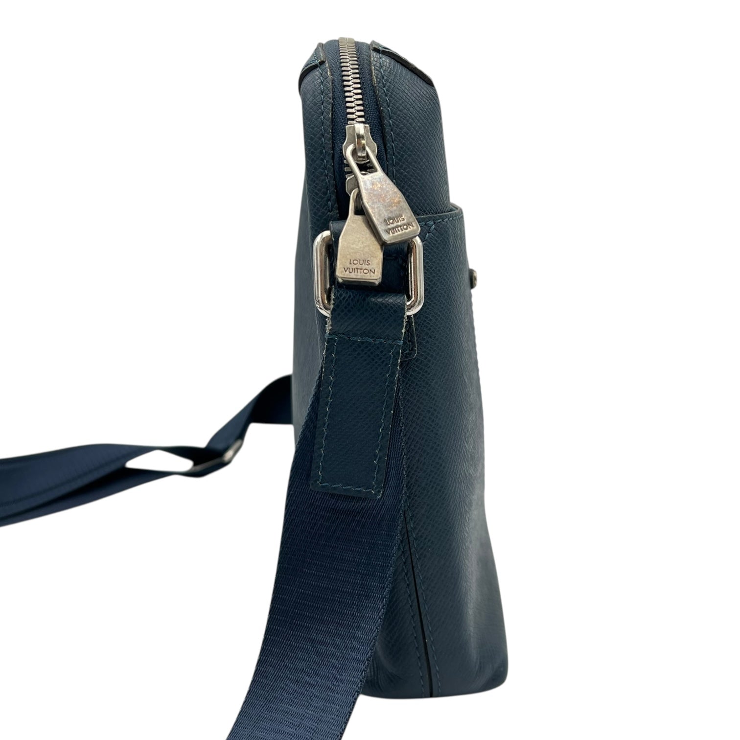 Grigori Messenger PM Blue in Taiga Leather, Silver hardware - Image 5