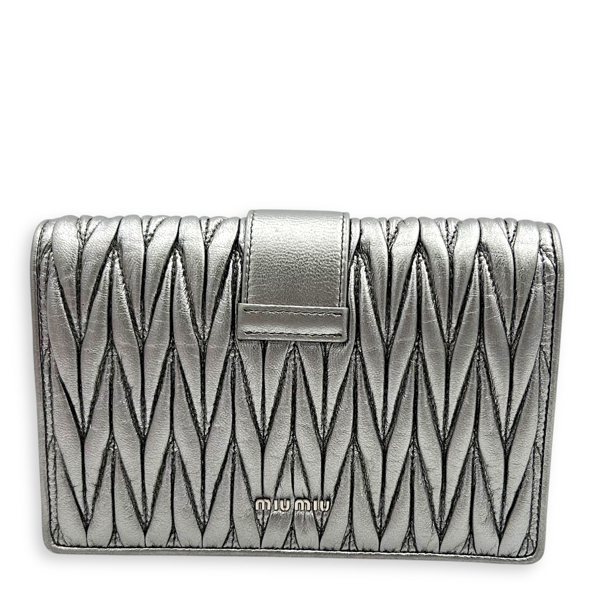 Matelassé Crossbody Bag Silver in Lambskin, Silver hardware - Image 3