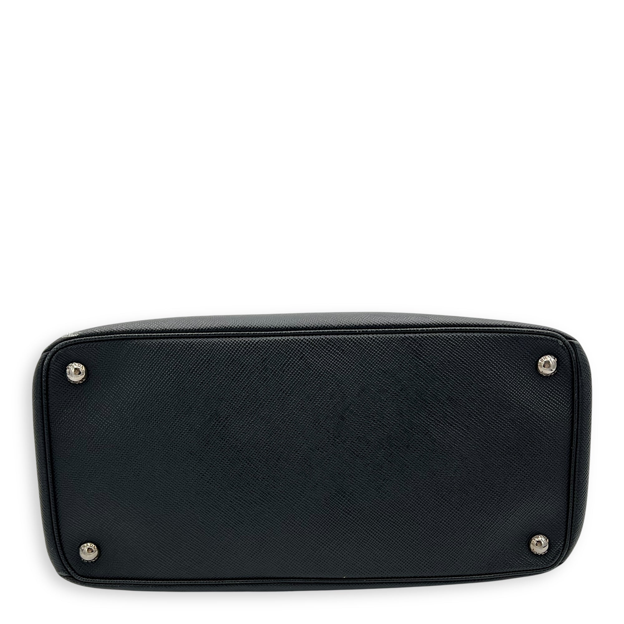 2 way turnlock bag Top Handle Bag Black in Saffiano Leather, Silver hardware - Image 6