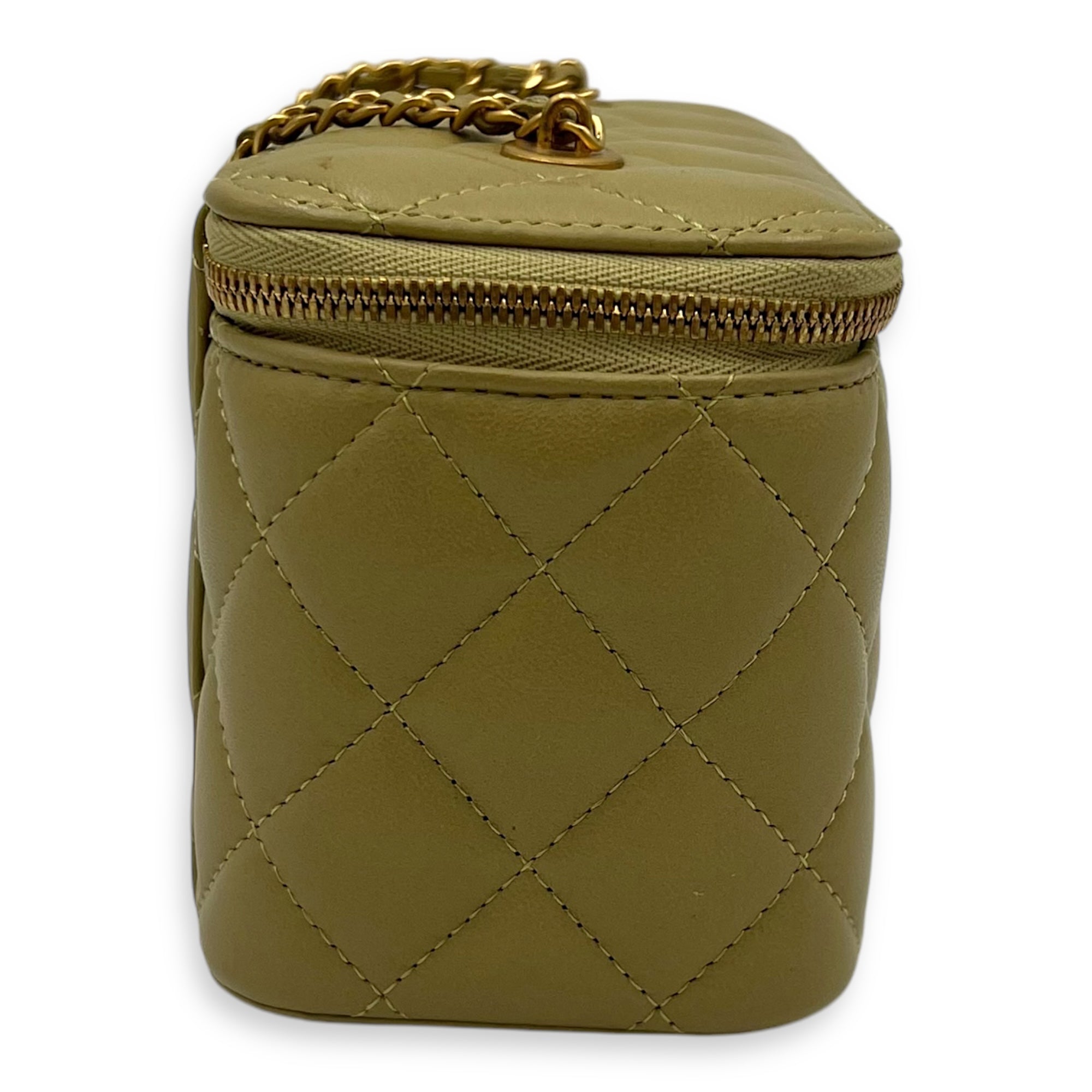 CC Green Vanity Bag in Lambskin, Gold hardware - Image 5