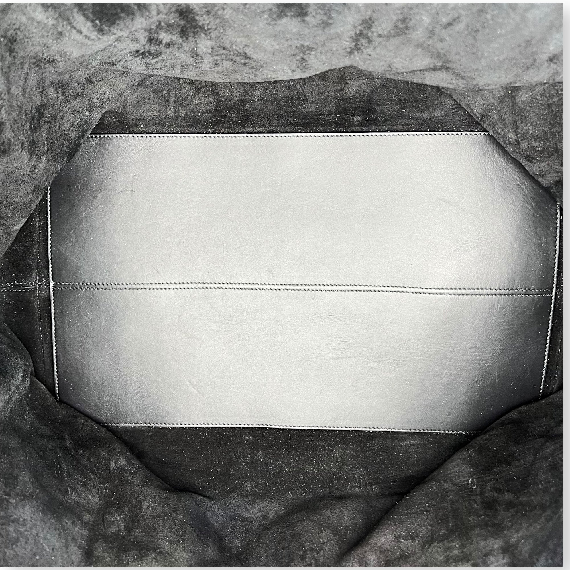 Toujours Top Handle Bag Large Black in Lambskin, Gold hardware - Image 7