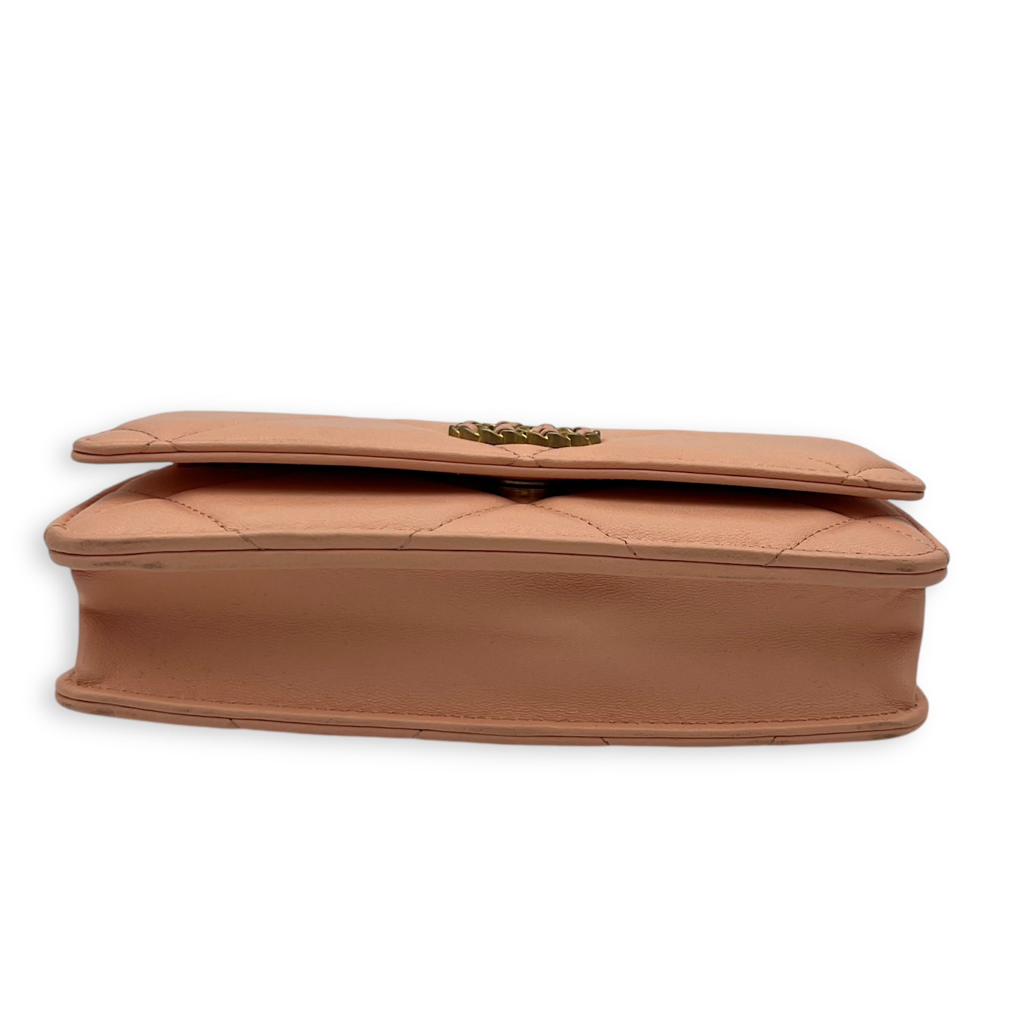 C19 Wallet On Chain Peach in Lambskin, Mixed hardware - Image 6