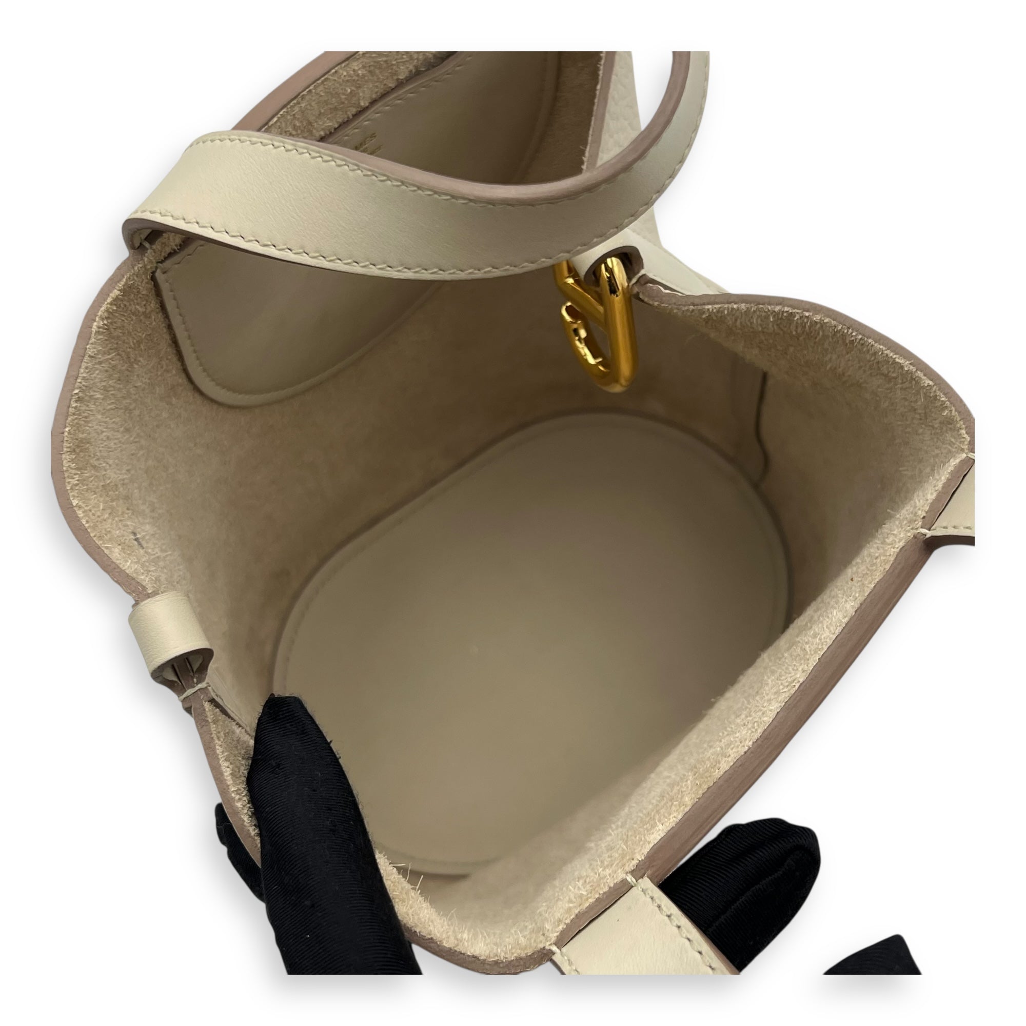 In The Loop 18 Beige Marfa in Clemence/Swift, Gold hardware - Image 10