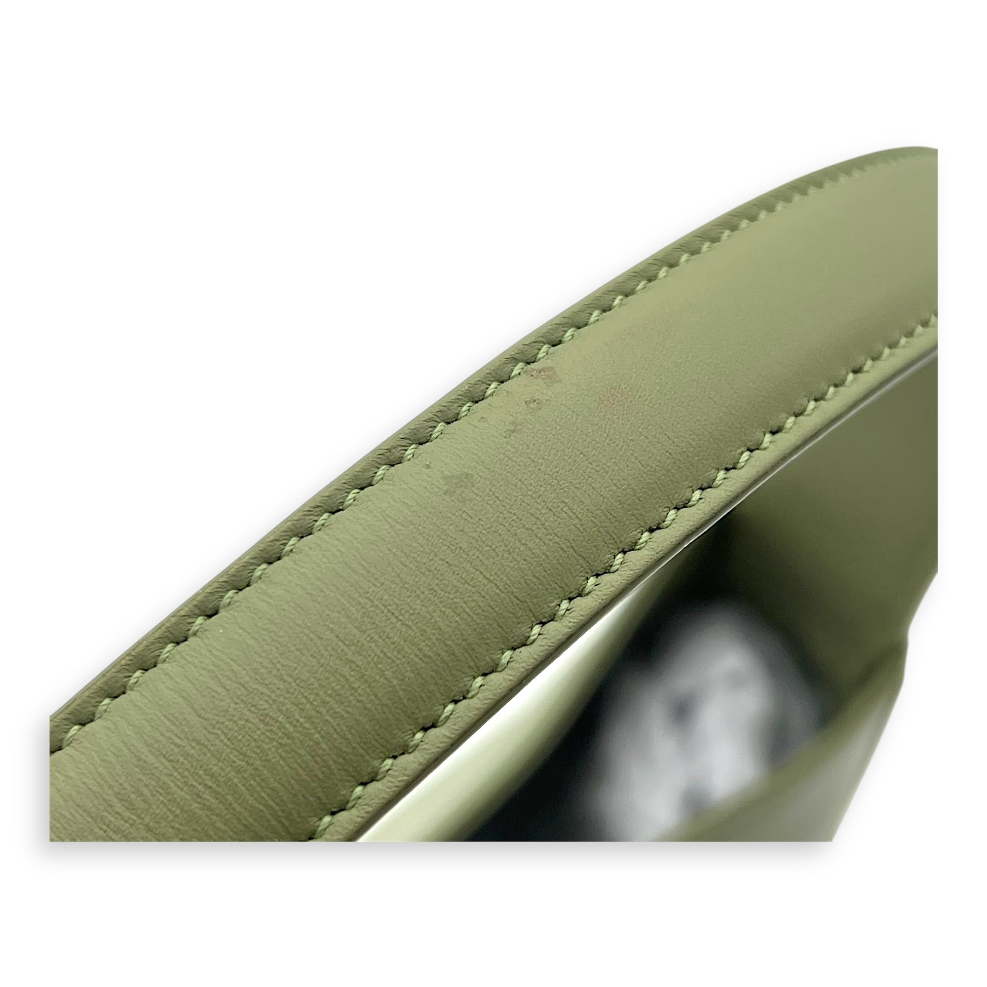 Le 5 A 7 Shoulder Bag Green in Calfskin, Gold hardware - Image 10