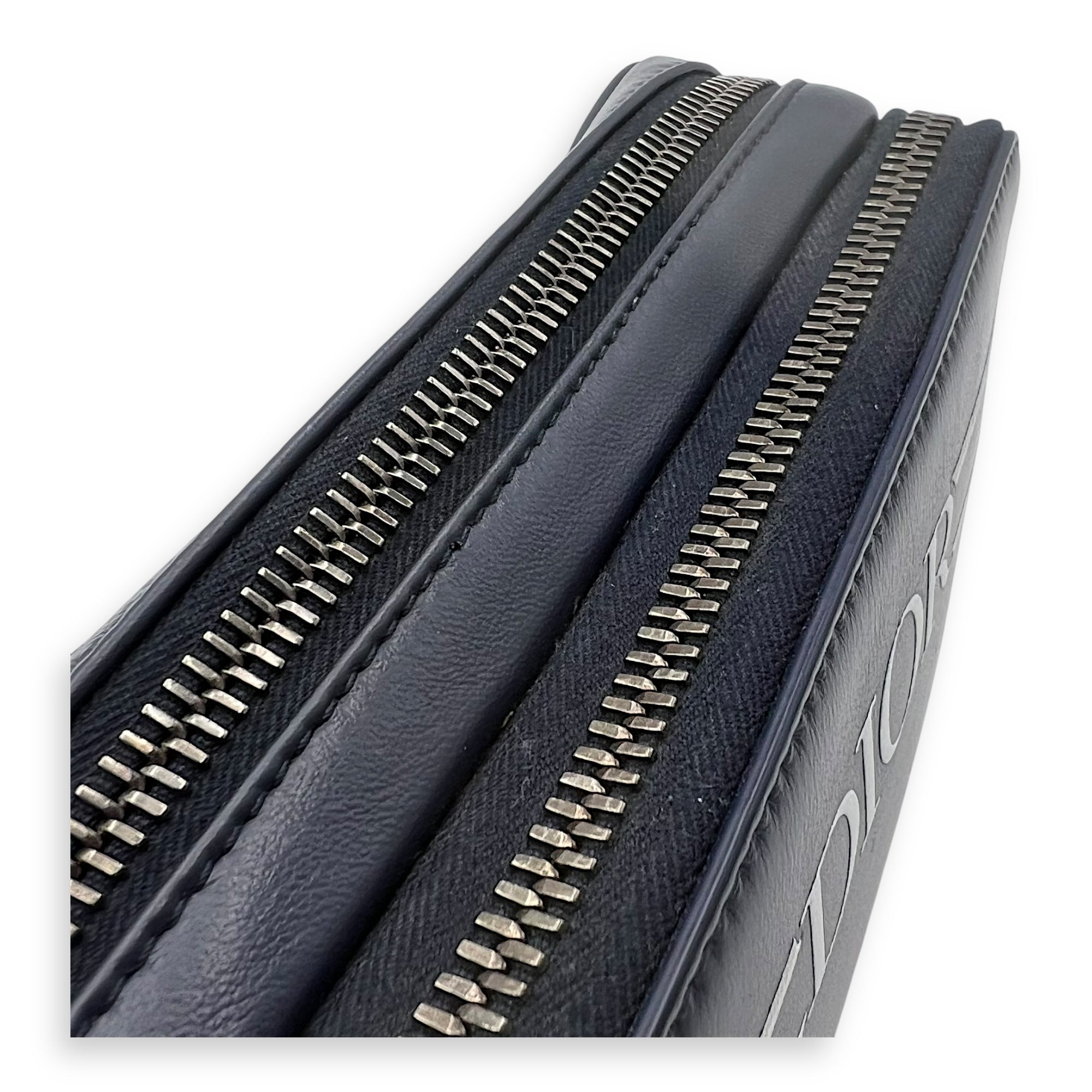 x Descente Double Zip Blue Crossbody Bag in Calfskin, Silver hardware - Image 12