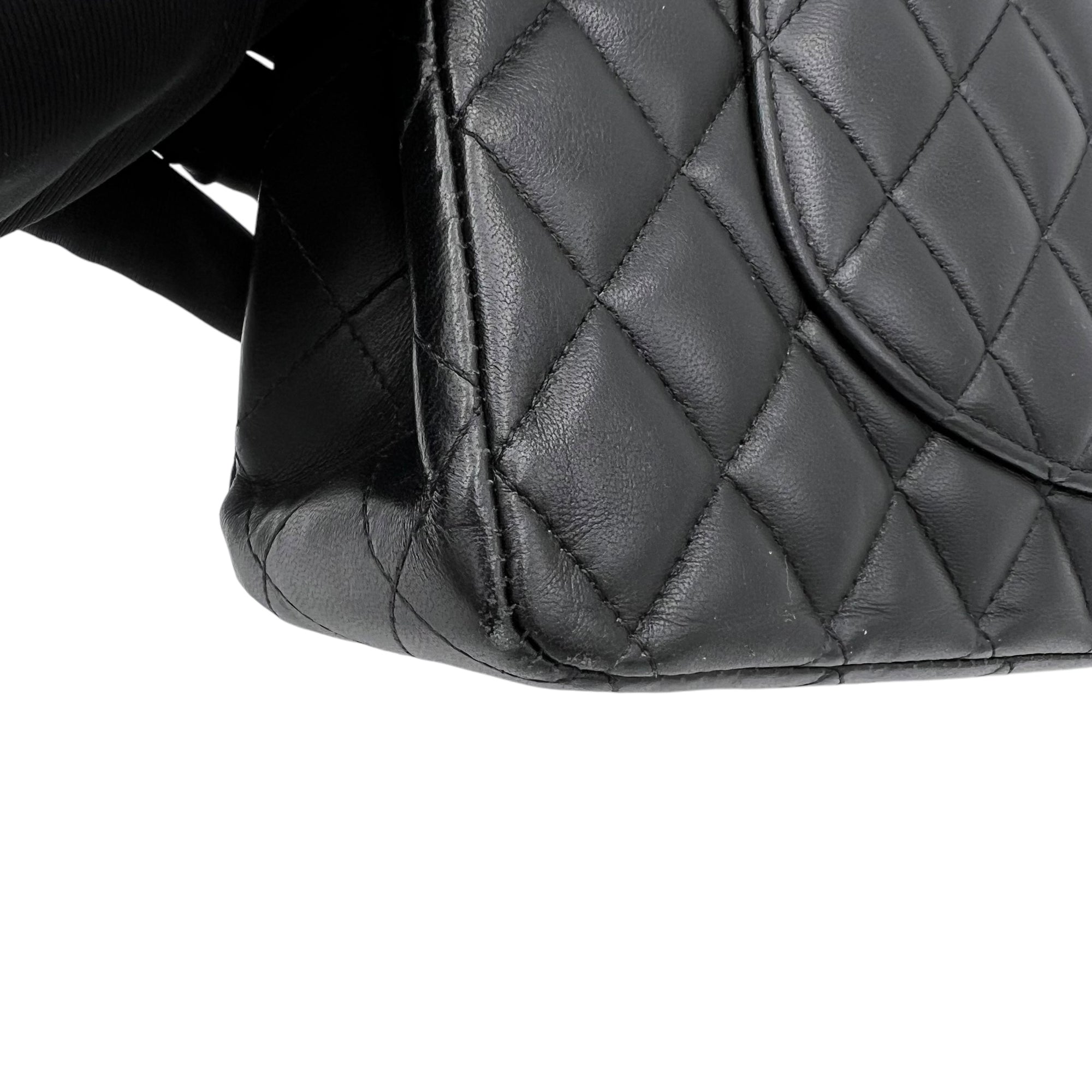 Classic Shoulder Bag Medium Black in Lambskin, Gold hardware - Image 9