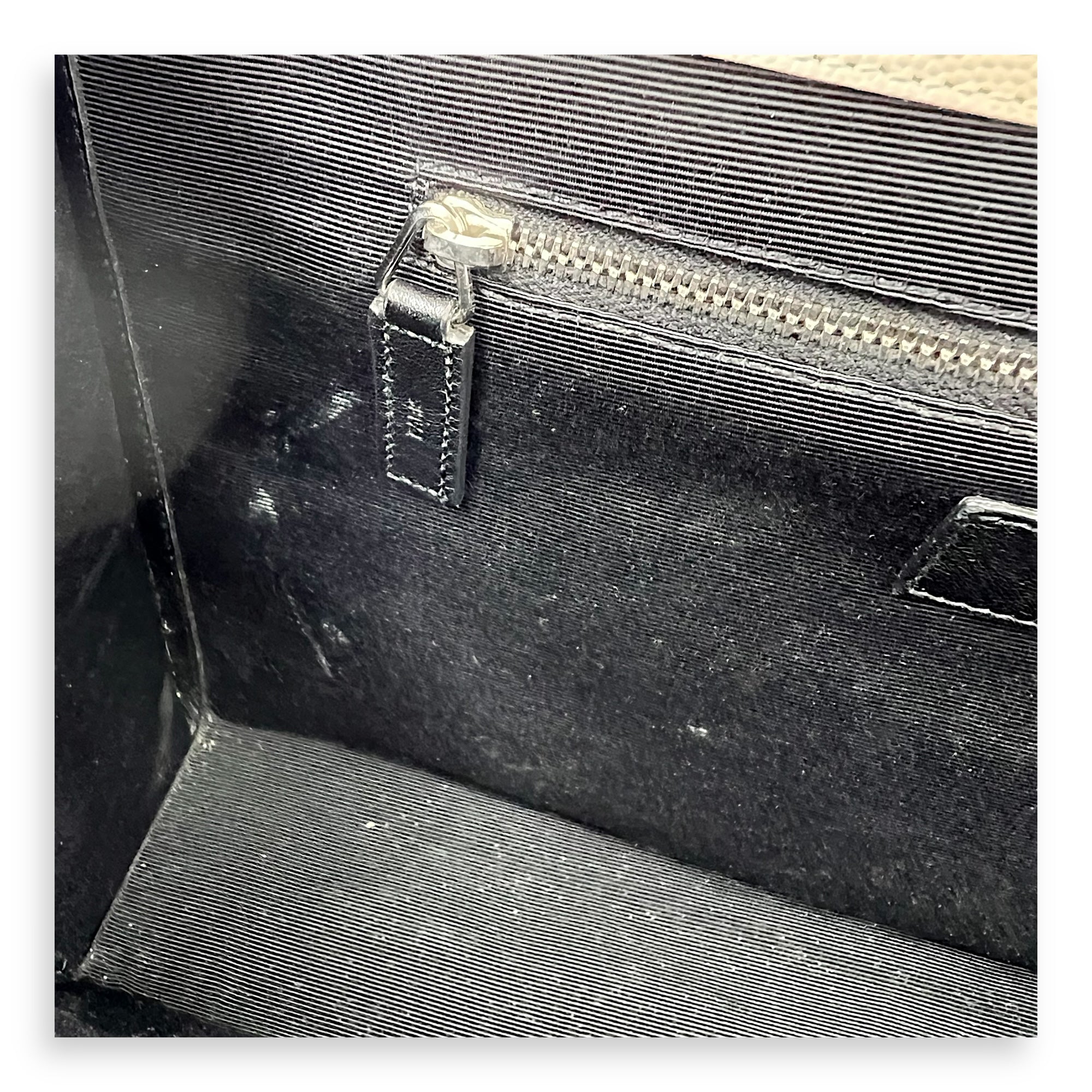 Envelope Shoulder Bag Large Pink in Caviar Leather, Silver hardware - Image 15