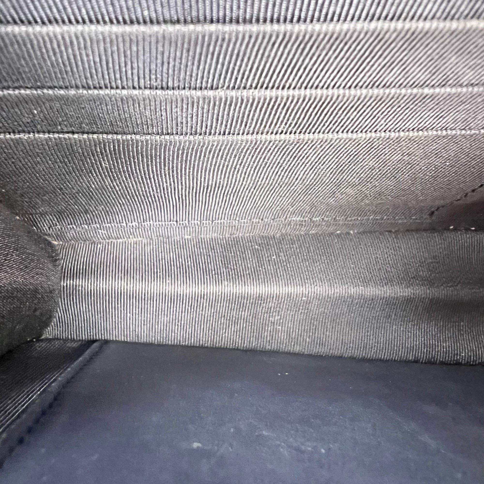 Chevron Wallet On Chain Blue in Caviar Leather, Silver hardware - Image 12