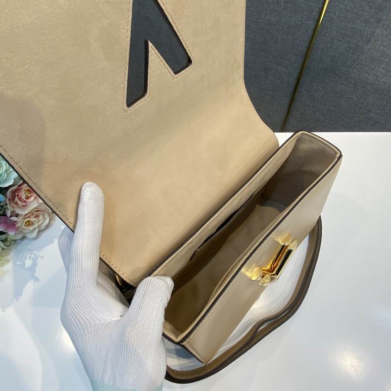 Twist Convertible Epi Leather MM Camel Light - Image 10