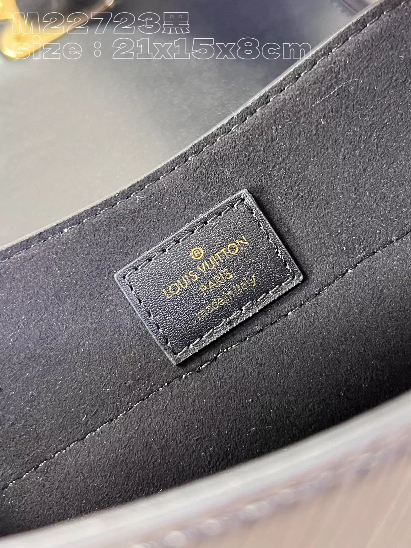 LV Hide and Seek Epi Handbag in Black - ReplicaBags.is - Image 8