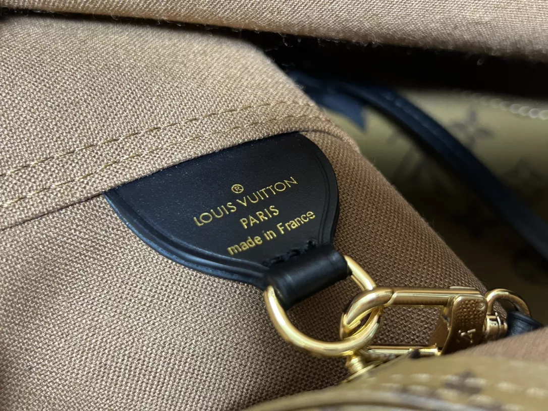 Atlantis GM Monogram Reverse - ReplicaBags.is - Image 10