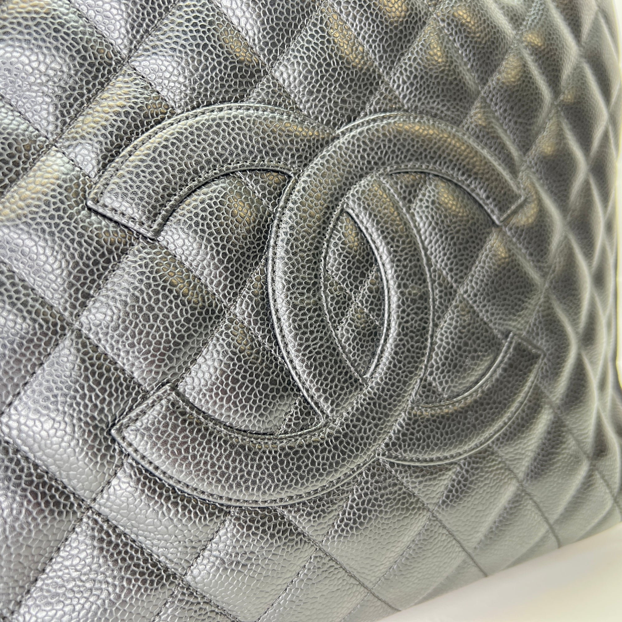 GST Black Tote Bag in Caviar Leather, Gold hardware - Image 6