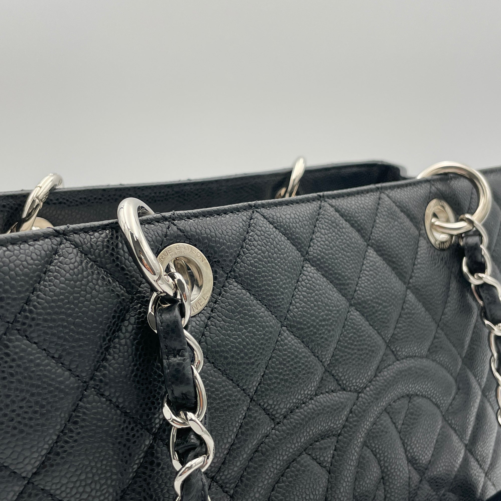 GST Grand Shopping Black Tote Bag in Caviar Leather, Silver hardware - Image 7