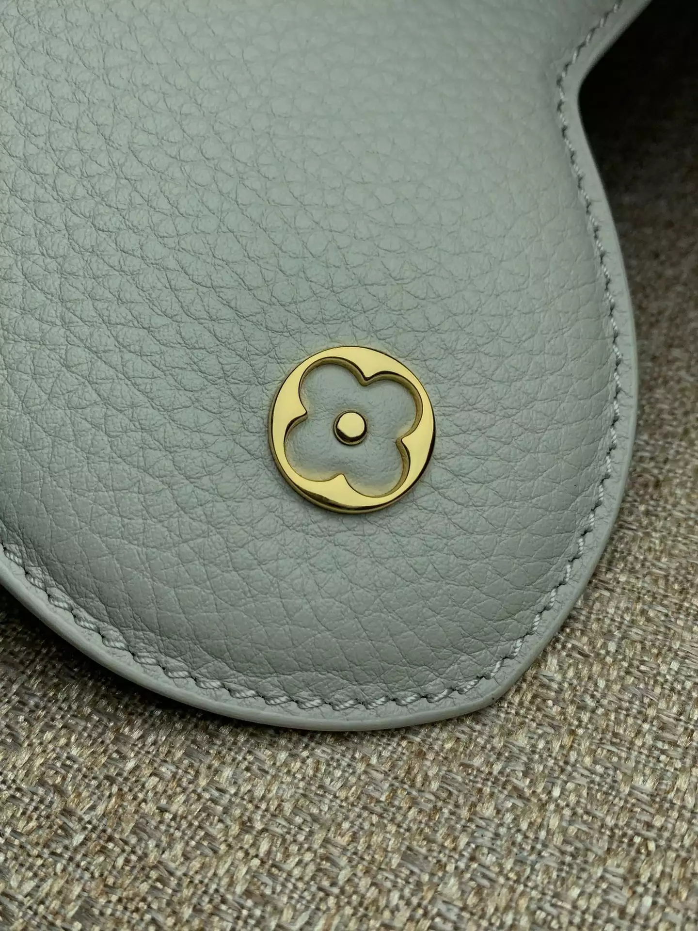 Capucines MM Blossom Chain Handbag Ice Grey - Repbags.is - Image 7