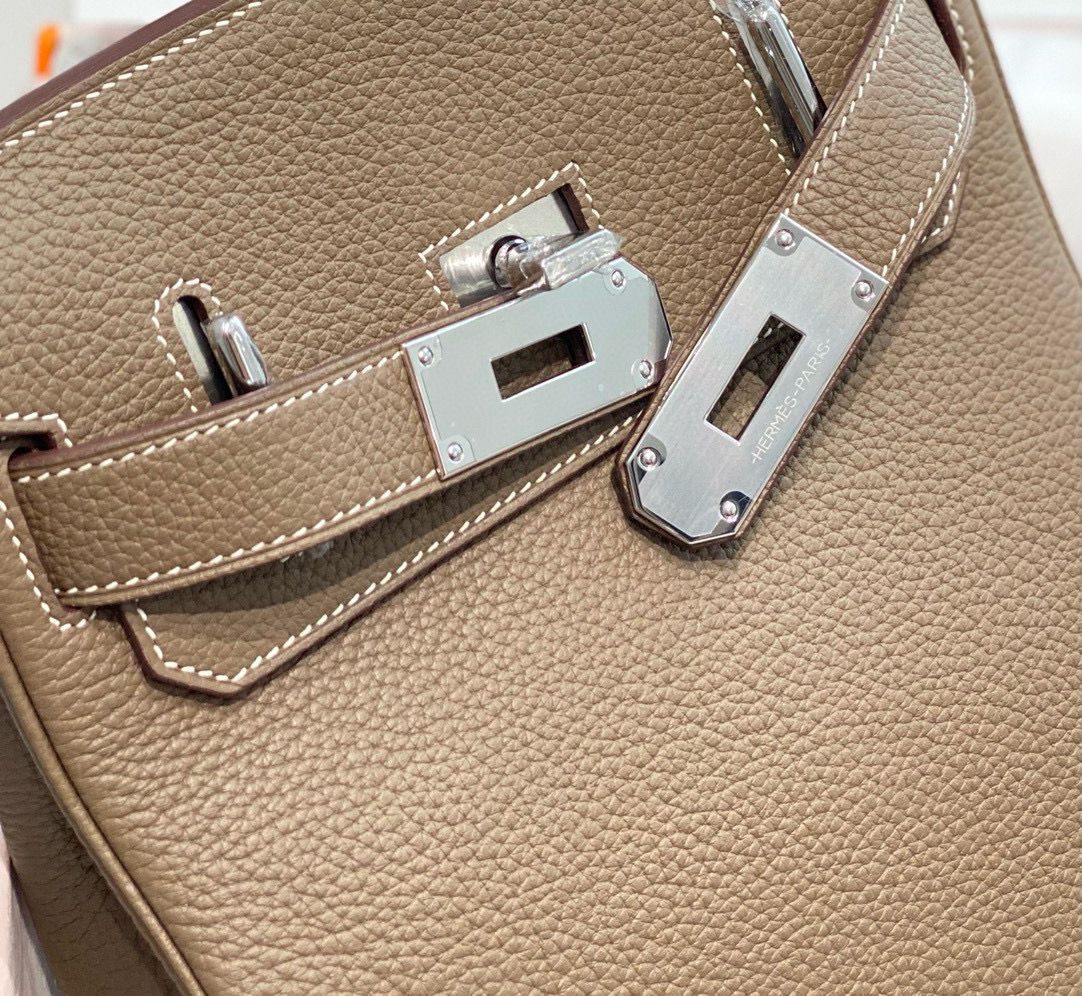 Hermes Hac a Dos PM Backpack in Taupe Clemence Leather - Image 8
