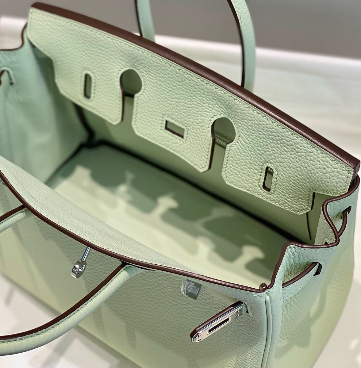 Hermes Birkin 25cm Bag In Vert Fizz Clemence Leather PHW - Image 6