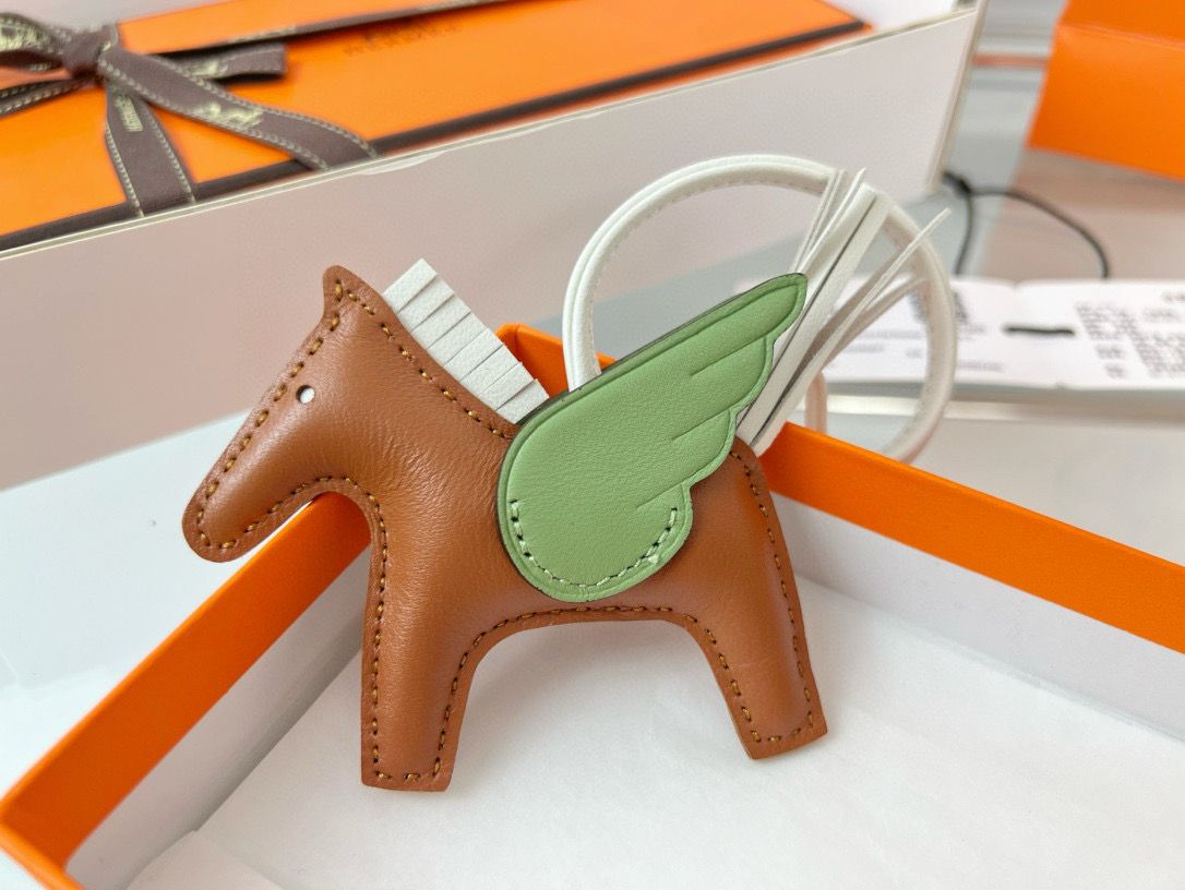 Hermes Rodeo Pegase PM Bag Charm in Gold/Craie/Vert Criquet Lambskin - Image 4