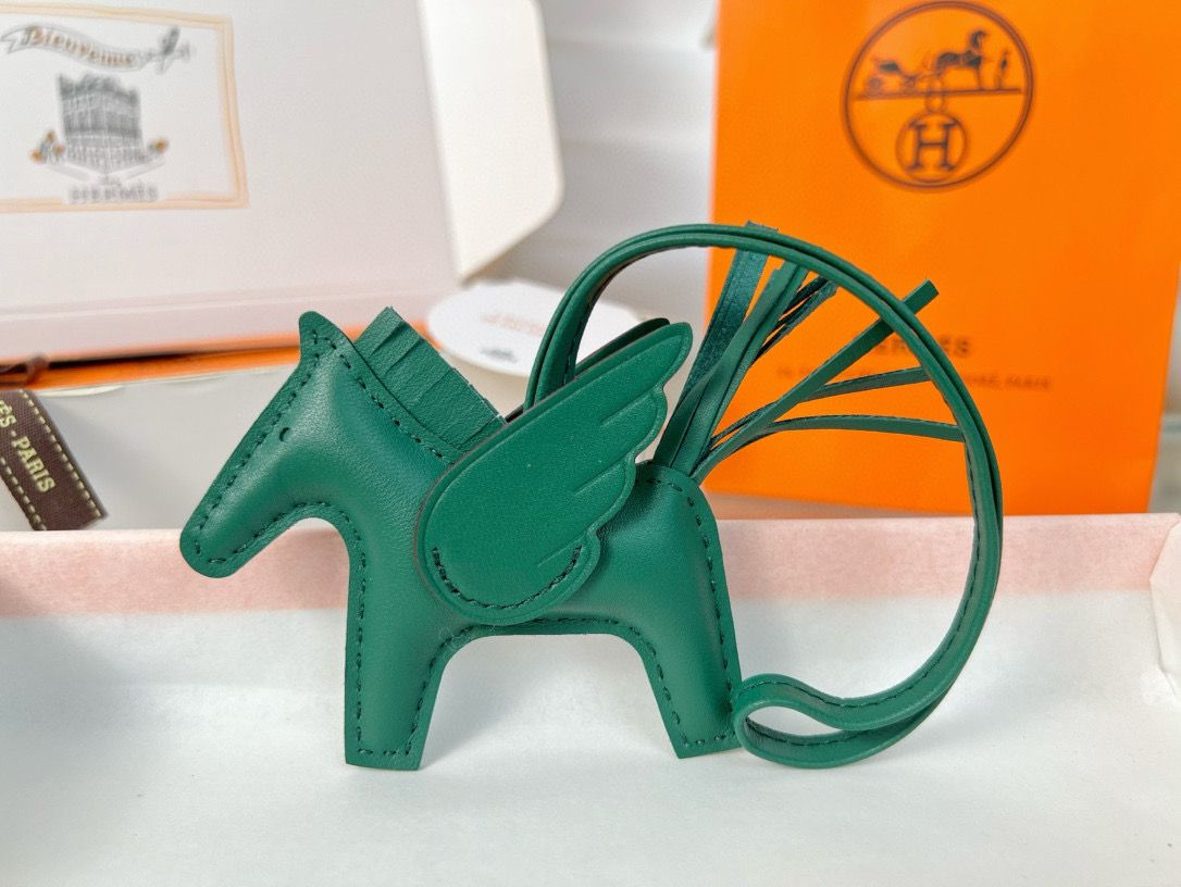 Hermes Rodeo Pegase PM Bag Charm in Green Lambskin - Image 3