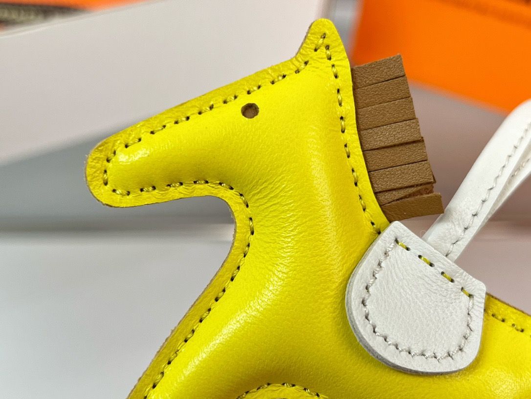 Hermes Rodeo PM Bag Charm in Yellow/Sesame/Craie Lambskin - Image 5