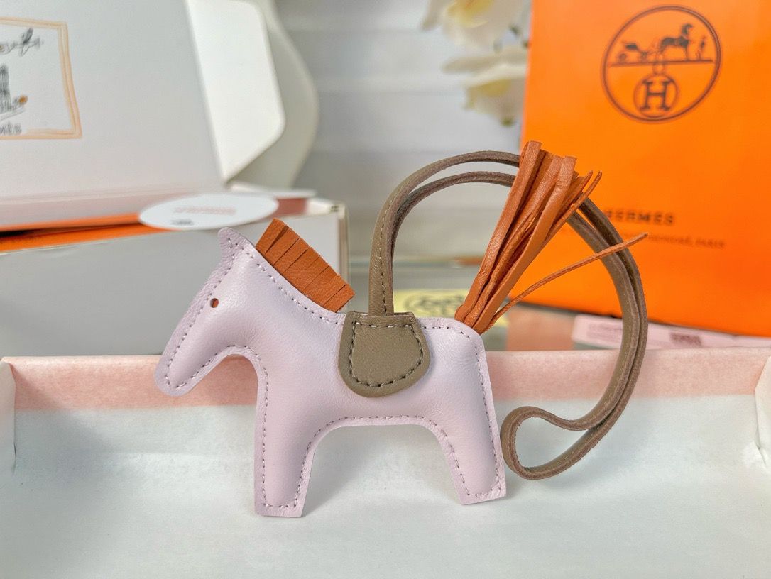 Hermes Rodeo PM Bag Charm in Mauve Pale /Gold/Taupe Lambskin - Image 4