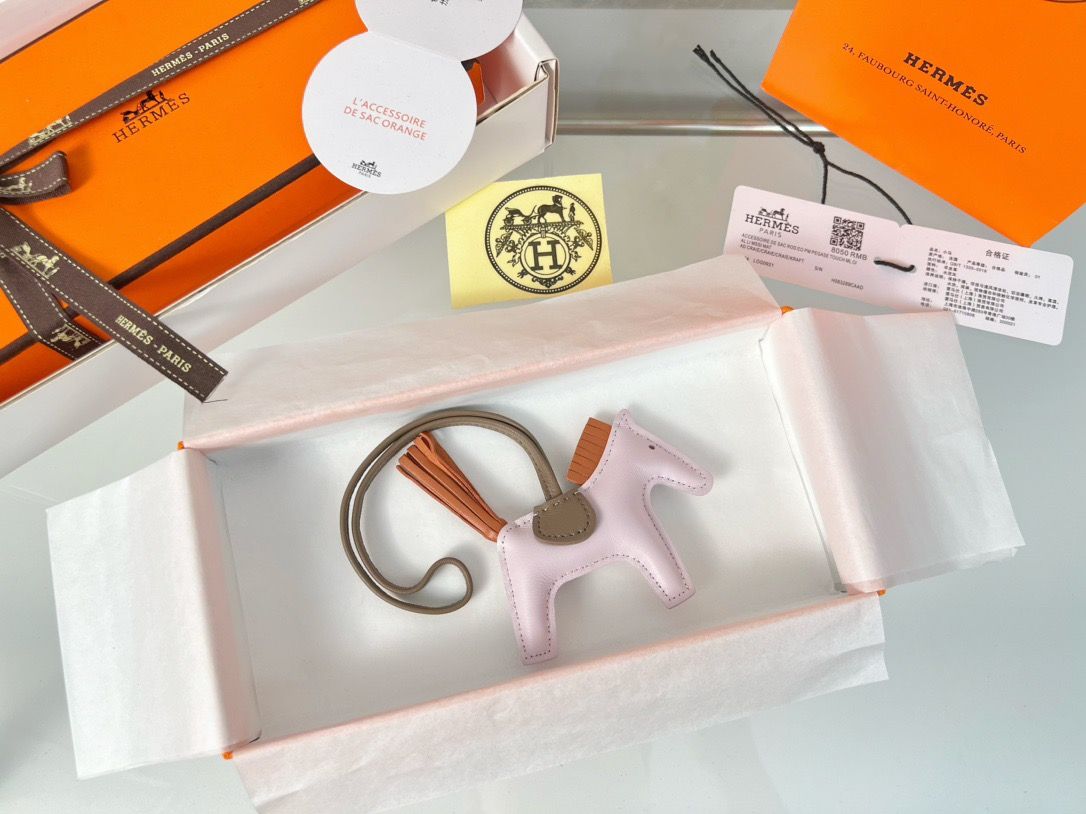 Hermes Rodeo PM Bag Charm in Mauve Pale /Gold/Taupe Lambskin - Image 5