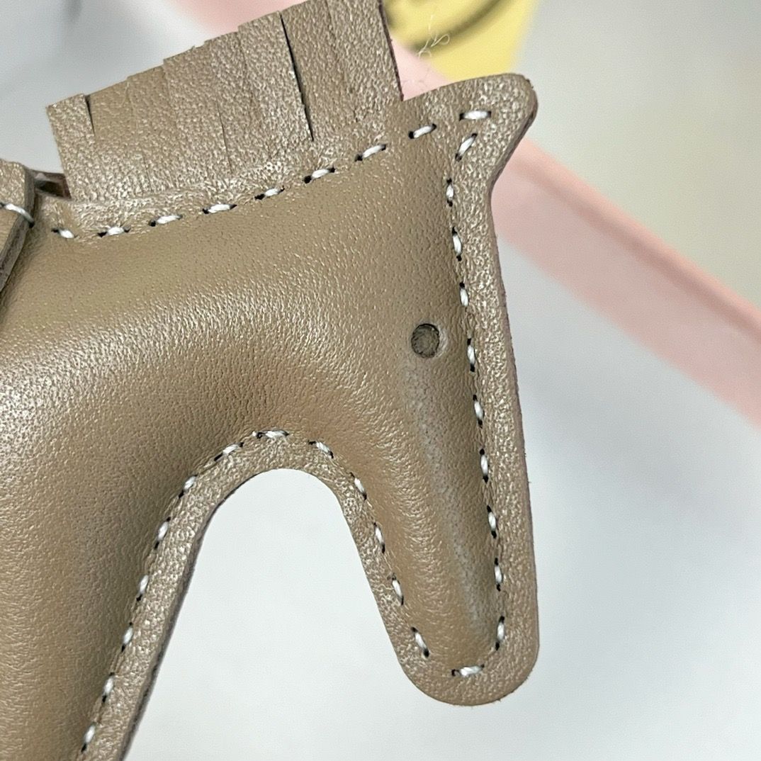 Hermes Rodeo PM Bag Charm in Etoupe Lambskin - Image 3