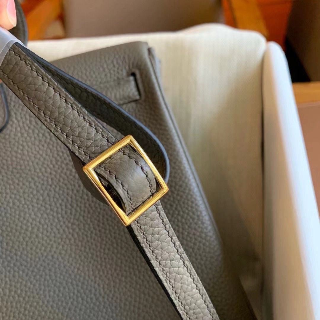 Hermes Kelly Ado Backpack in Etain Clemence Leather - Image 8